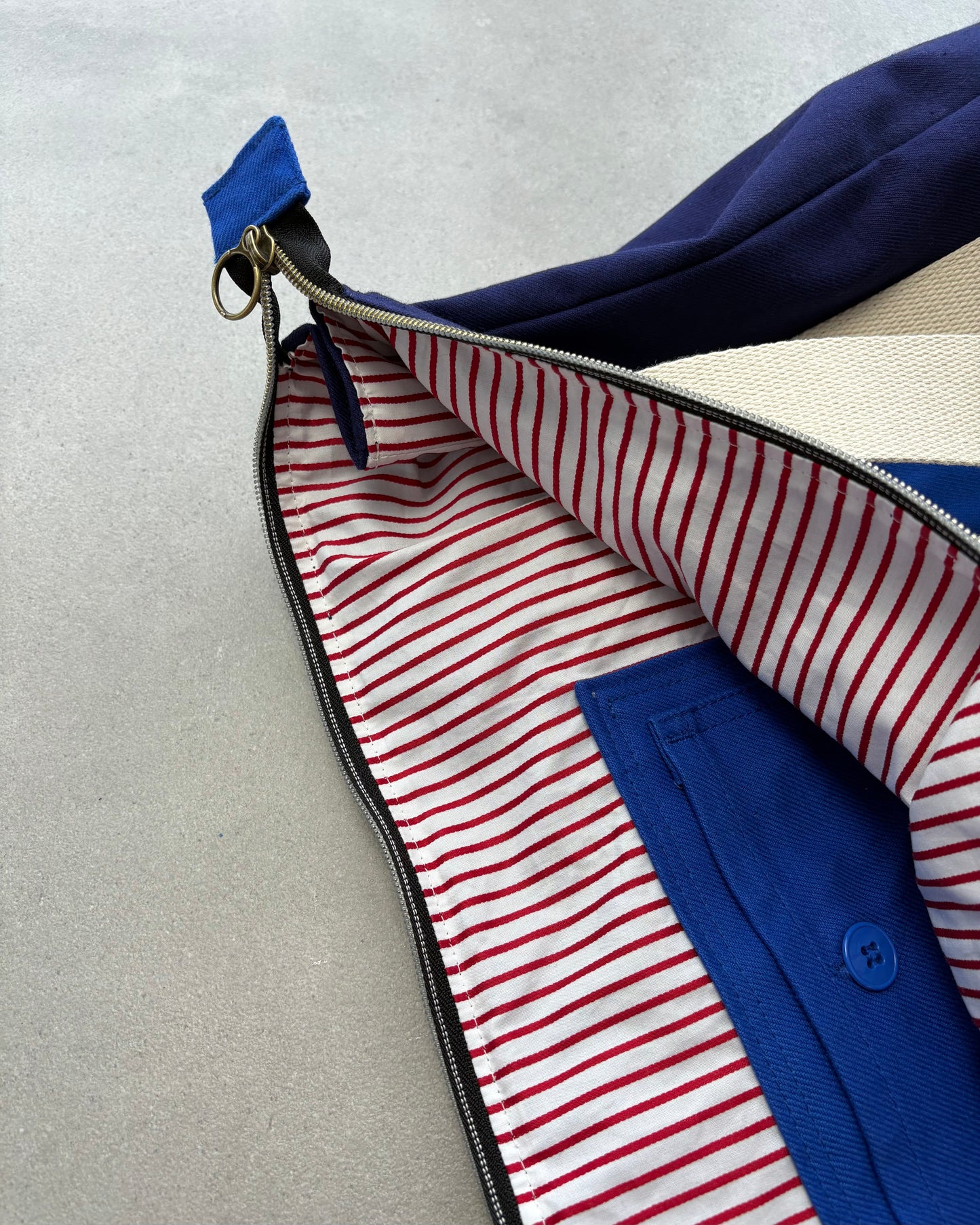 UPCYCLED TRAVEL BAG