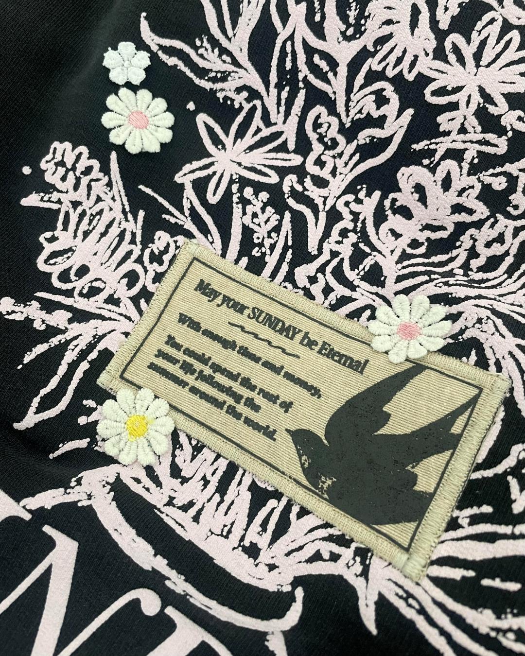 SUNDAY FLOWER CREWNECK