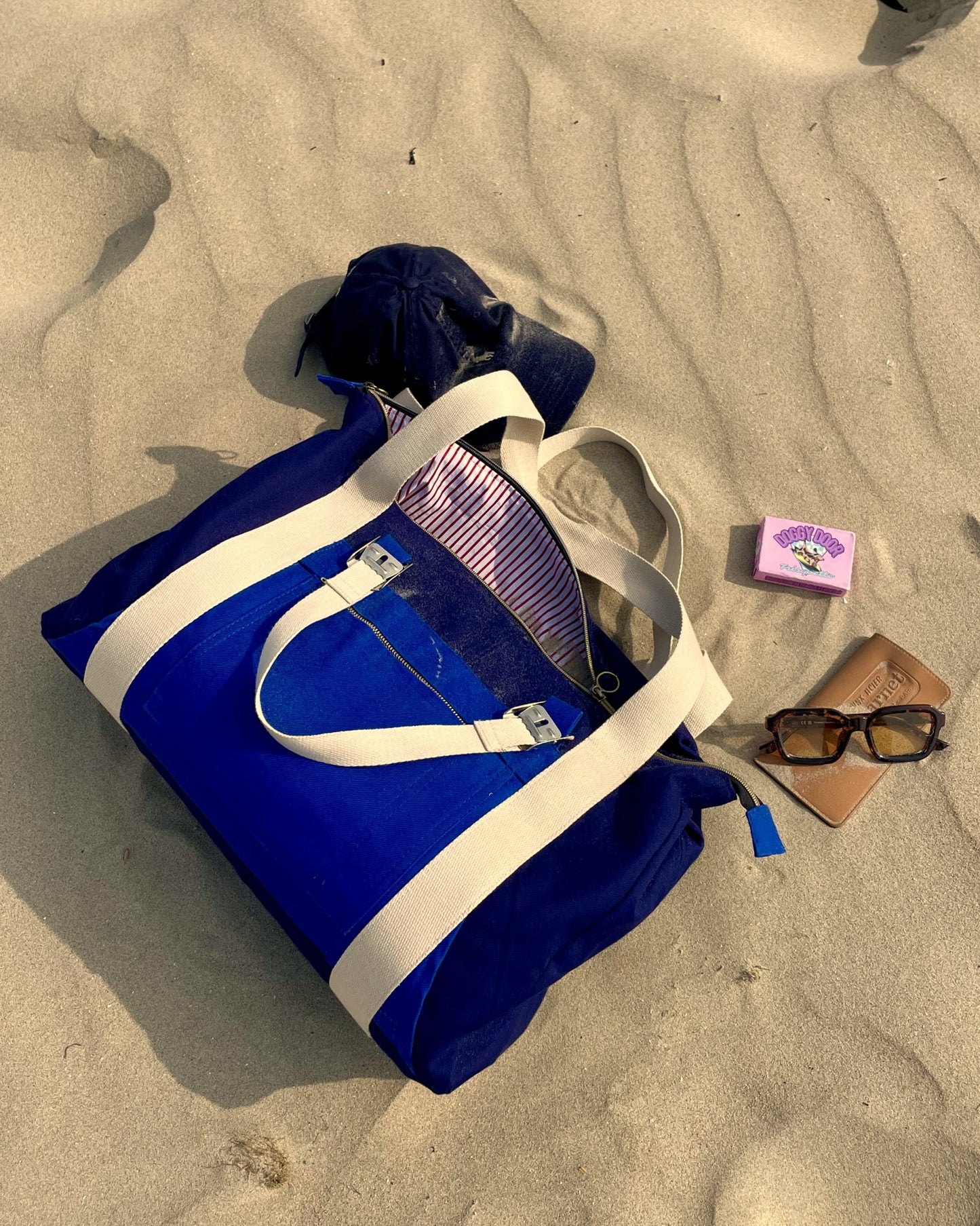 UPCYCLED TRAVEL BAG